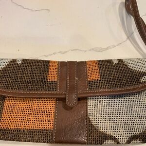 Engage Green clutch/wristlet, NWT, woven recycled paper bags.